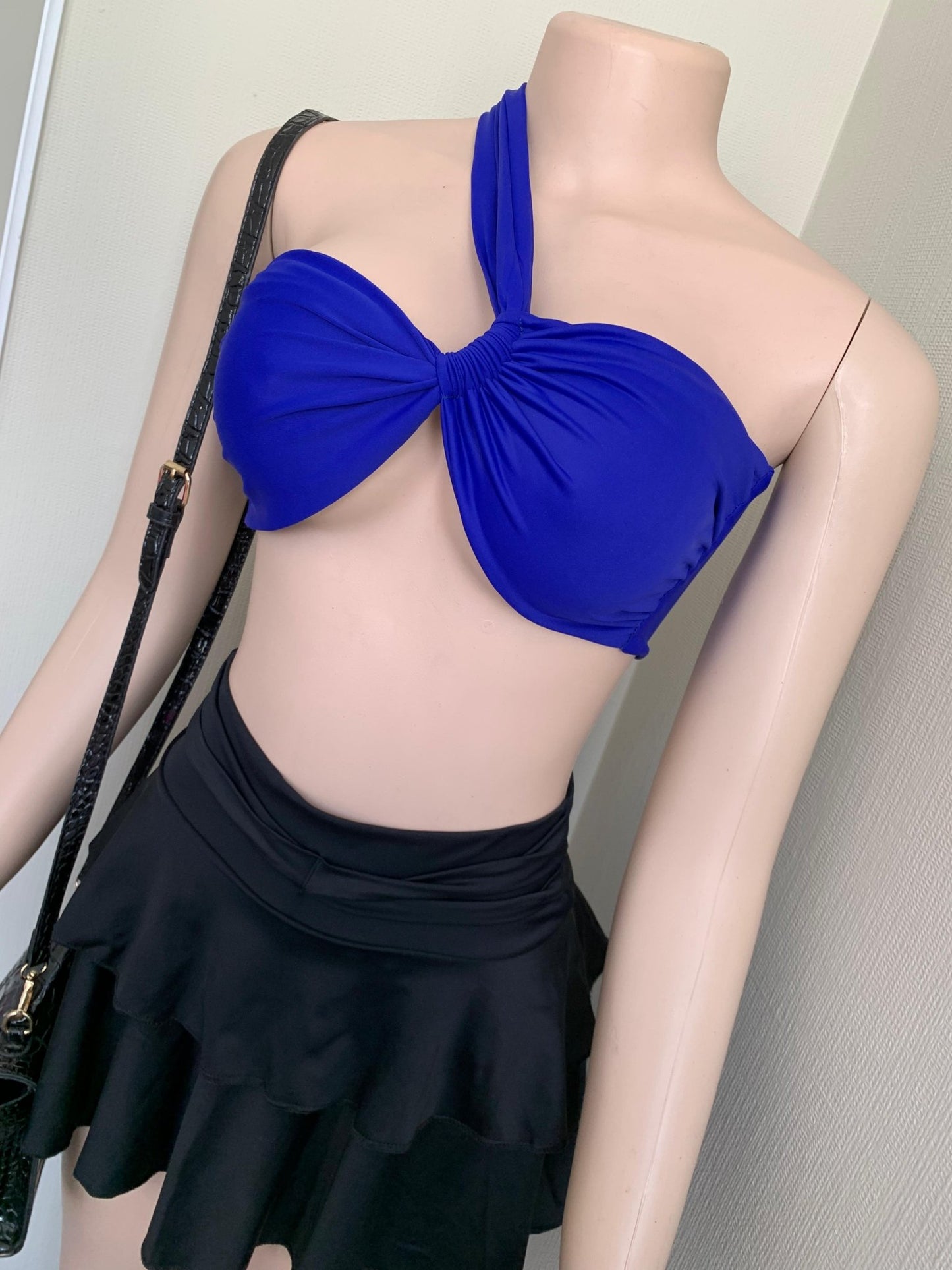 Crop tops asimetricos - Leal Store