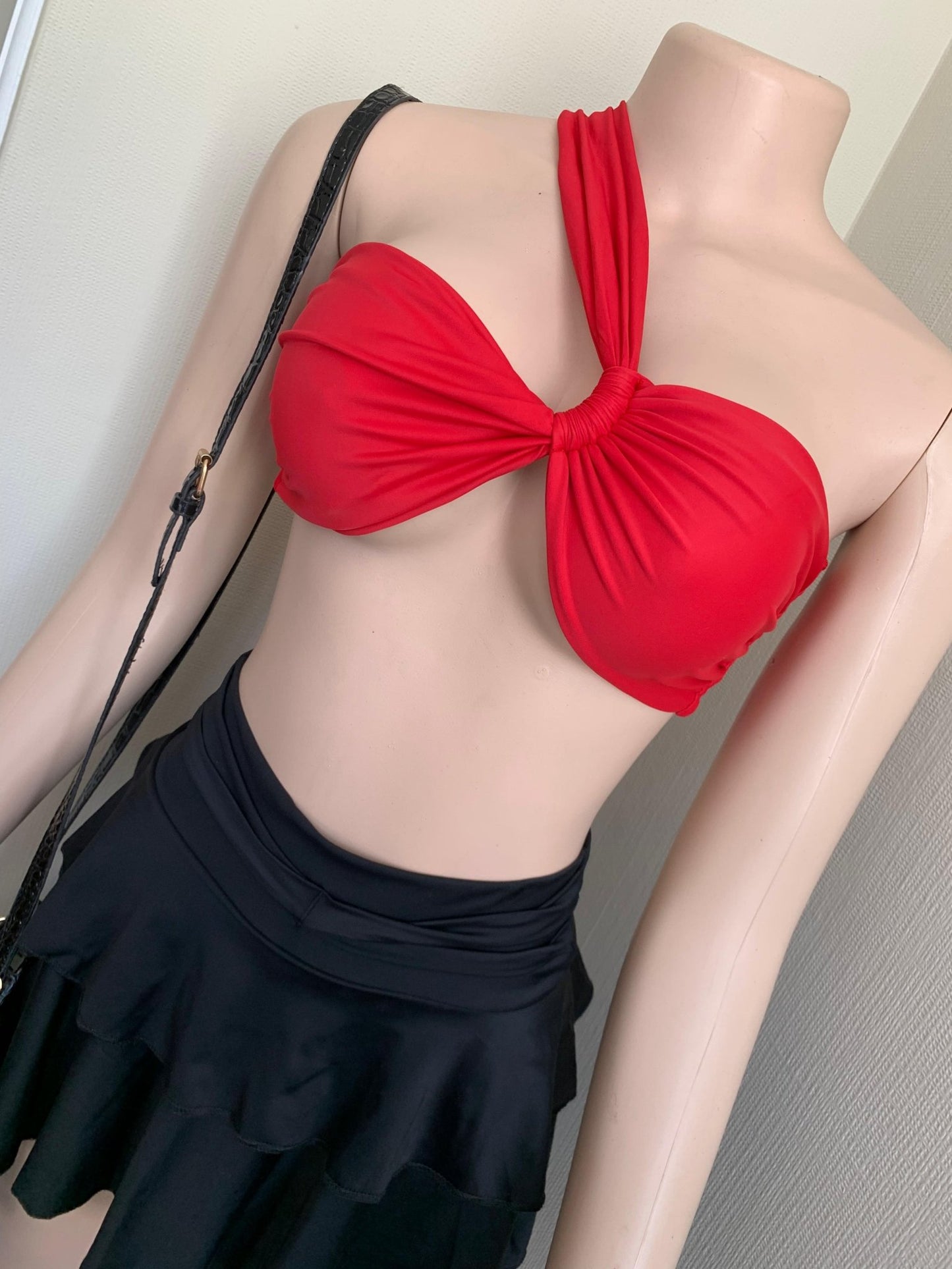 Crop tops asimetricos - Leal Store