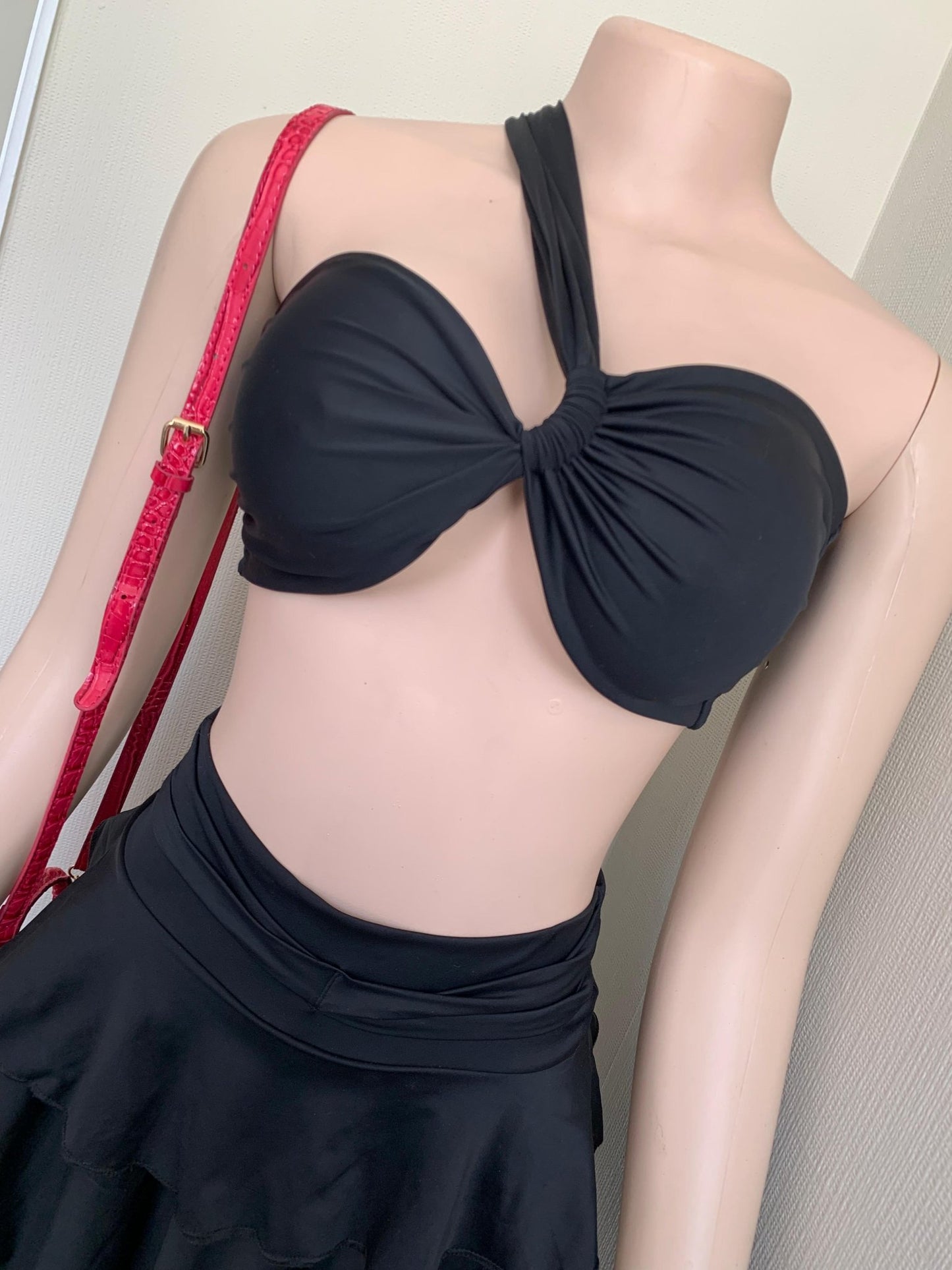 Crop tops asimetricos - Leal Store